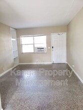 3718 Henry Ave in West Palm Beach, FL - Building Photo - Building Photo