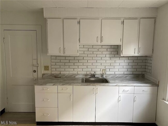 719 E 162nd St in Cleveland, OH - Building Photo - Building Photo