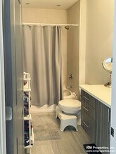 2505 N Rockwell St, Unit 2618 in Chicago, IL - Building Photo - Building Photo