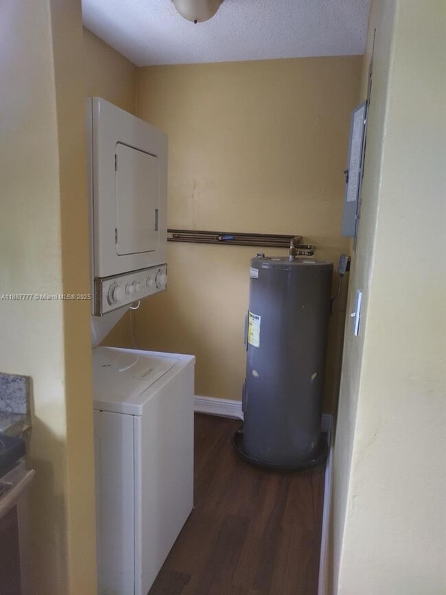 2835 NW 22nd Ave in Miami, FL - Building Photo - Building Photo