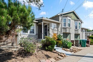 3400 Seminary Ave in Oakland, CA - Building Photo