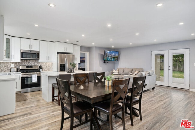 17606 Covello St in Los Angeles, CA - Building Photo - Building Photo