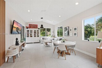 1166 SW 158th Way in Pembroke Pines, FL - Building Photo - Building Photo