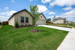 13156 Zion Dr in Providence Village, TX - Building Photo