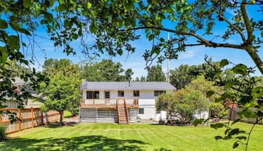 3125 McLeod Rd in Bellingham, WA - Building Photo - Building Photo