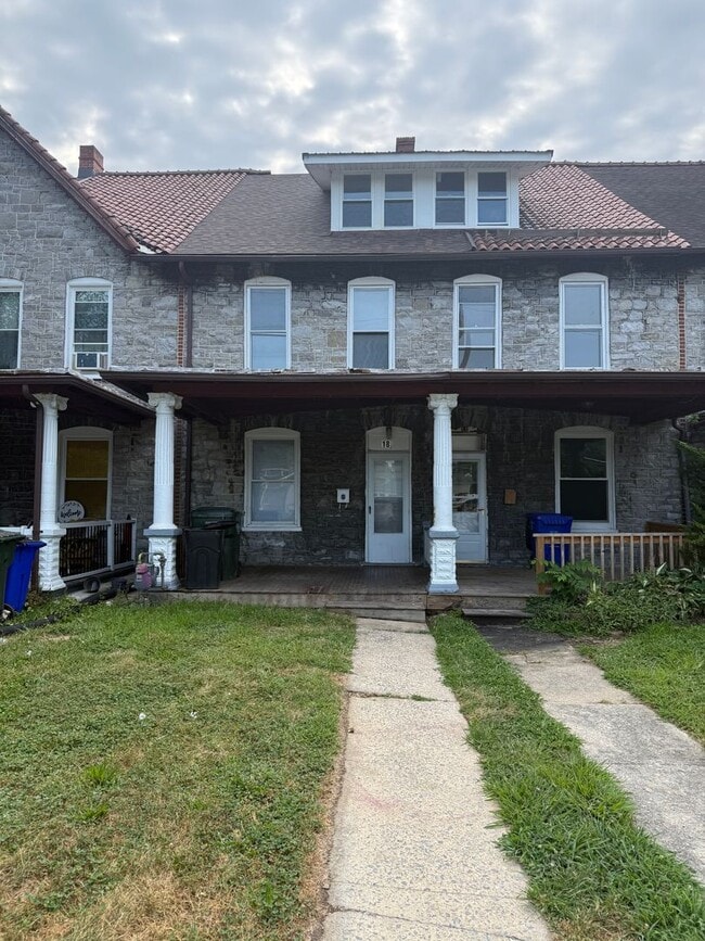 property at 18 1/2 Belview Ave