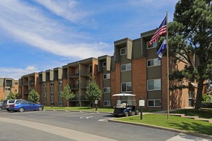 Glenlake in Boulder, CO - Building Photo