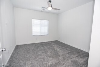 600 Carriage Hill Dr in Las Vegas, NV - Building Photo - Building Photo