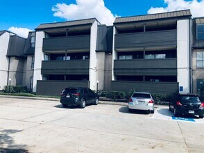 3005 Walnut Bend Ln in Houston, TX - Building Photo - Building Photo