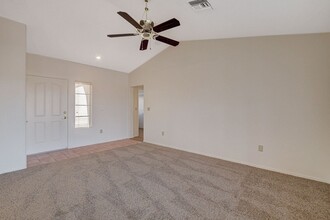 3020 Cradle Mountain Dr in Las Vegas, NV - Building Photo - Building Photo