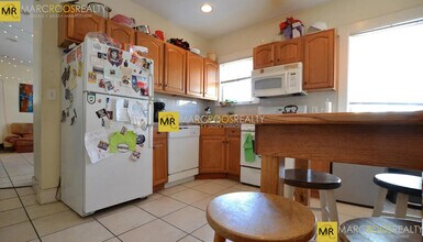 38 Allston St, Unit 2 in Boston, MA - Foto de edificio - Building Photo
