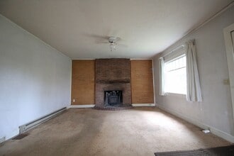 19282 S Beavercreek Rd in Oregon City, OR - Building Photo - Building Photo