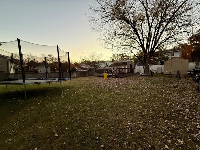 7724 Acrocomia Dr in Hanover, MD - Foto de edificio - Building Photo