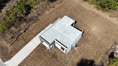 1135 Randletree St E in Lehigh Acres, FL - Building Photo - Building Photo