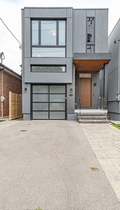 435 Valermo Dr in Toronto, ON - Building Photo