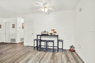 11256 Holbrook St in Spring Hill, FL - Building Photo - Building Photo