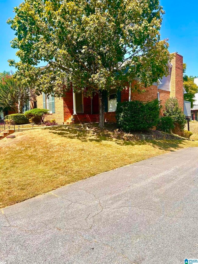 2212 Ascot Ln in Vestavia Hills, AL - Building Photo - Building Photo