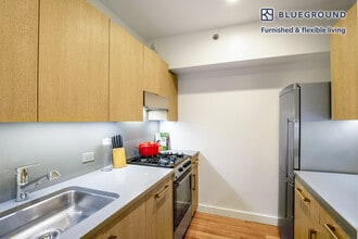 101 W 15th St in New York, NY - Building Photo - Building Photo