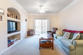 1300 Park W Blvd in Mount Pleasant, SC - Building Photo - Building Photo
