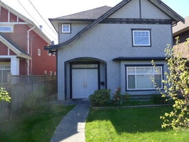 9059 No. 1 Rd in Richmond, BC - Building Photo