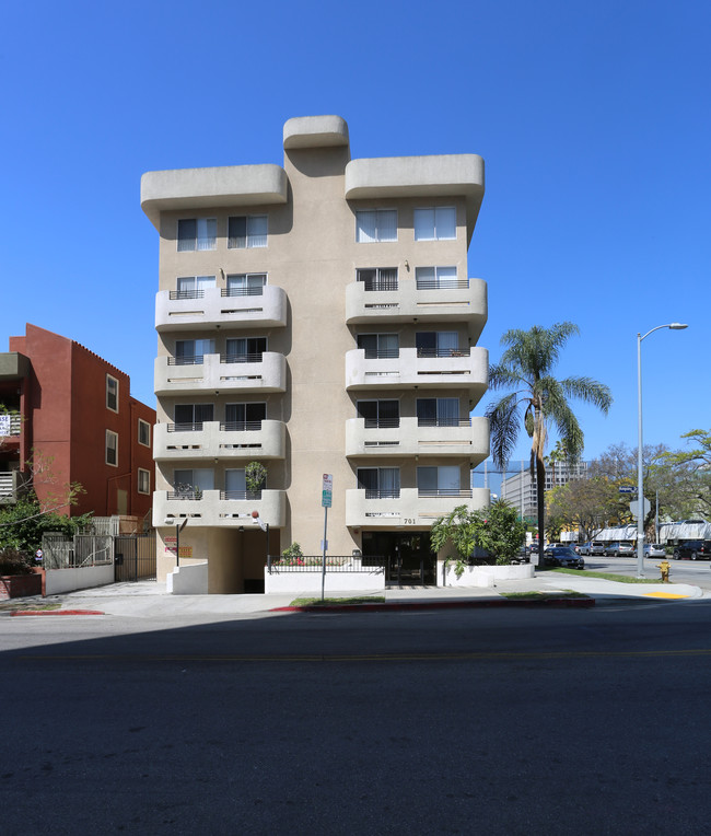 701 S Kingsley Dr in Los Angeles, CA - Foto de edificio - Building Photo