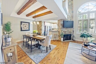 78 Kent Dr in Roseland, NJ - Building Photo - Building Photo