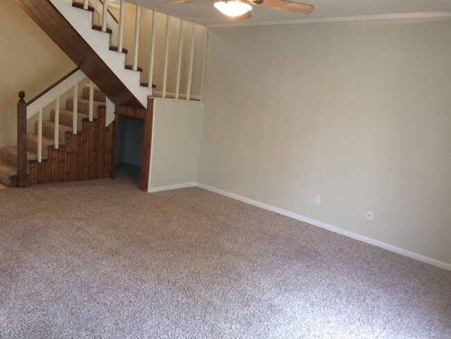 1905 Blackthorn Dr in Champaign, IL - Building Photo - Building Photo