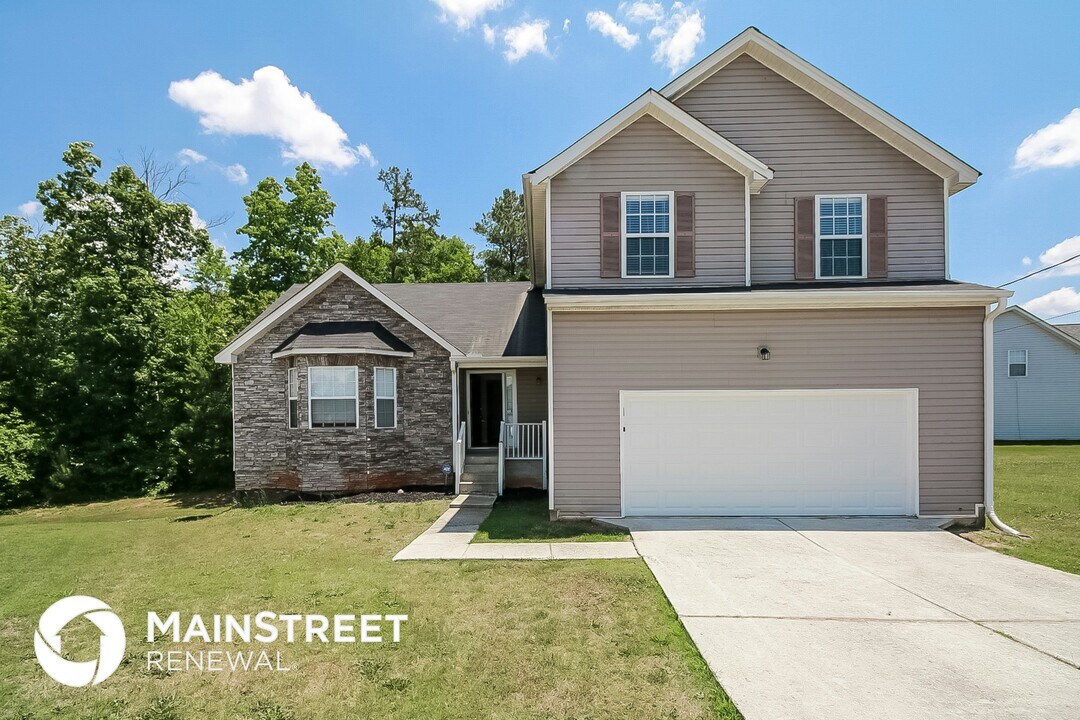 719 Cherry Branch Cir in Fairburn, GA - Building Photo