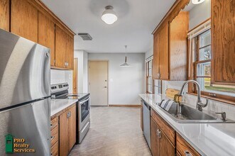 7 Interlachen Rd in Hopkins, MN - Building Photo - Building Photo