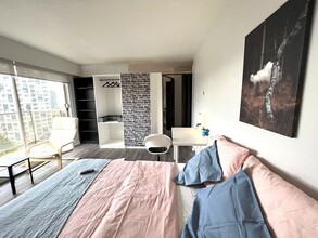 520 Tenth Street in New Westminster, BC - Building Photo - Building Photo
