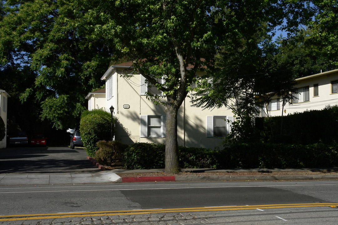 1039 Laurel St in Menlo Park, CA - Building Photo