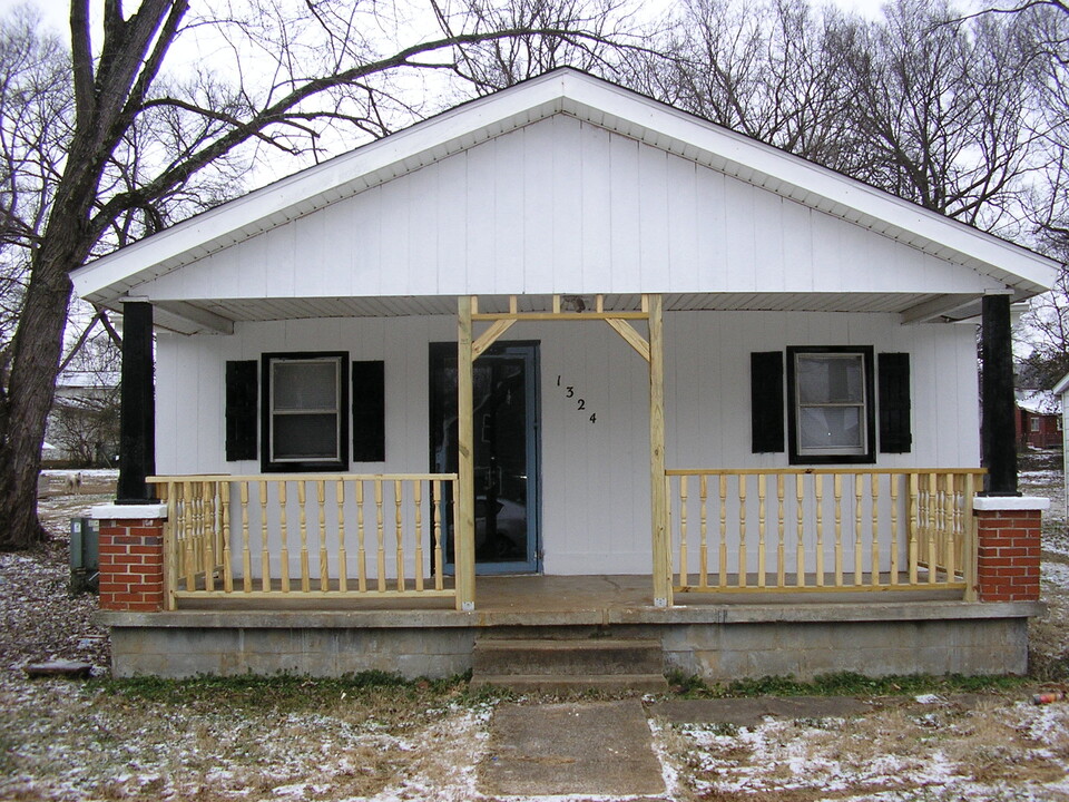 1324 Stubbins St in Bowling Green, KY - Building Photo