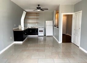 4909 Cedar Ave, Unit 3 in Philadelphia, PA - Building Photo
