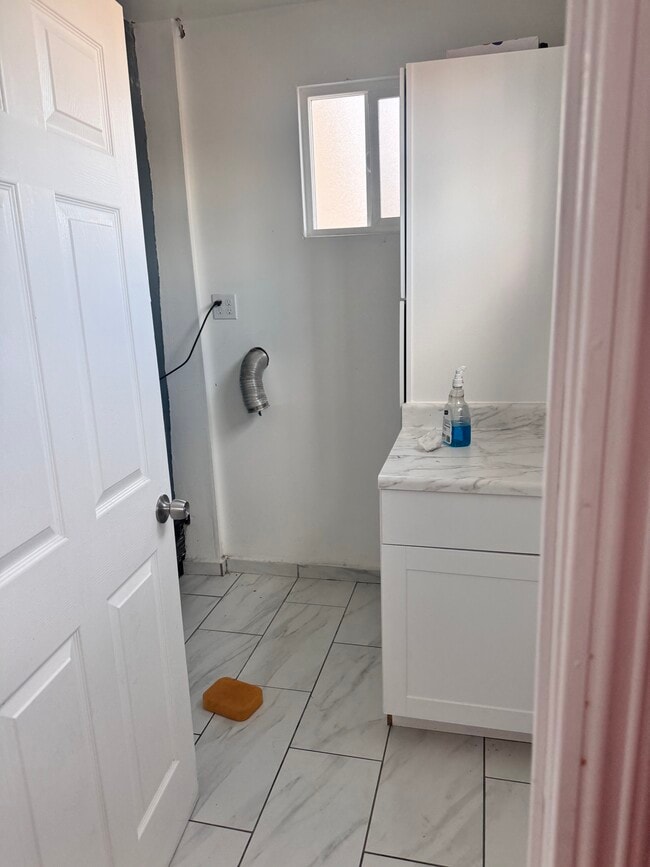 3064 Inez St in Los Angeles, CA - Building Photo - Building Photo