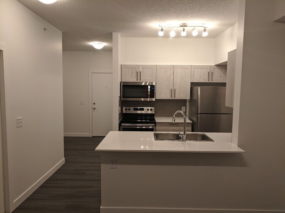 4641 128 Ave NE in Calgary, AB - Building Photo