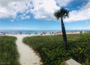 1200 Gulf Shore Blvd N in Naples, FL - Building Photo - Building Photo