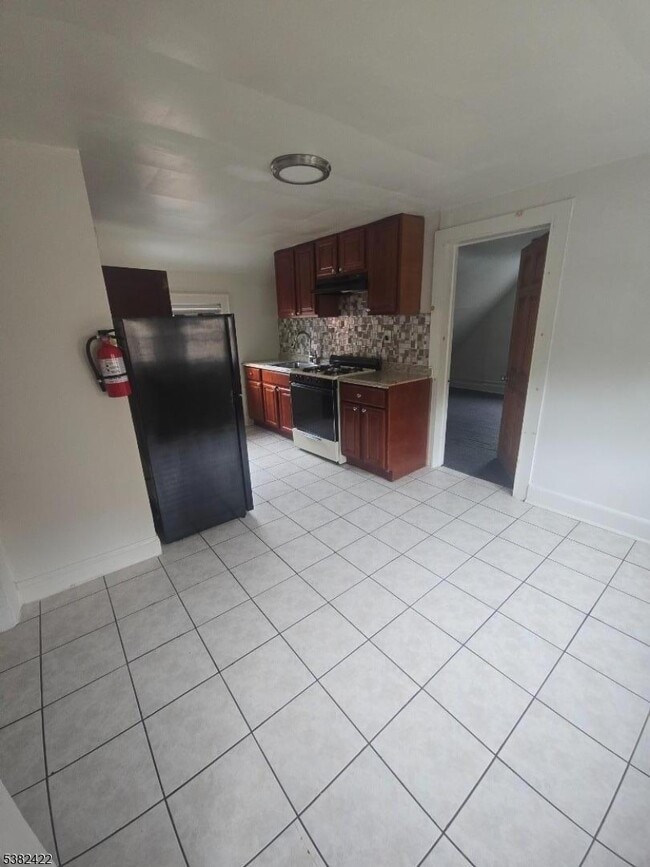 345 Mitchell Ave in Linden, NJ - Building Photo - Building Photo