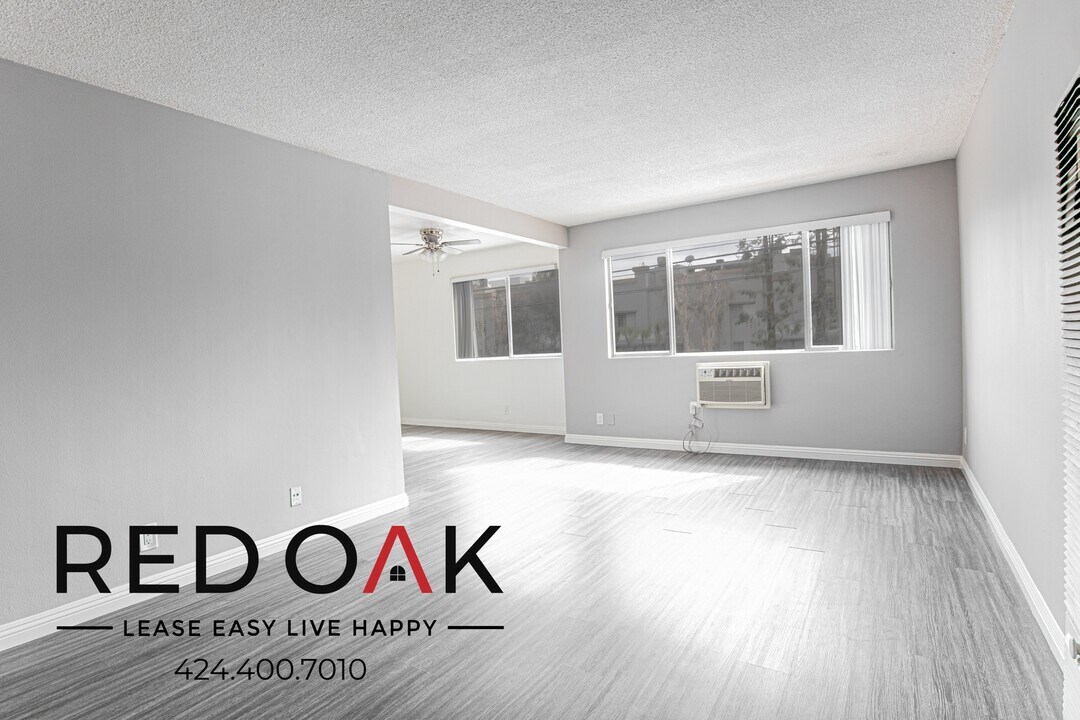 12737 Moorpark St in Los Angeles, CA - Foto de edificio