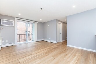 131 Pierce St in Malden, MA - Building Photo - Building Photo
