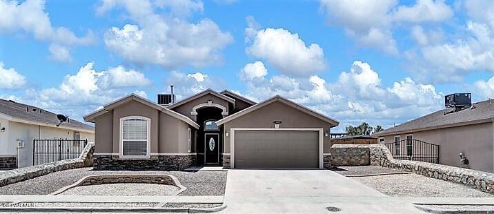 14224 Desert Sky Dr in Horizon City, TX - Building Photo