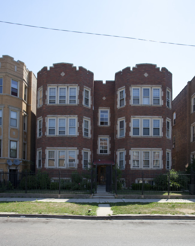 7929 S Wood St in Chicago, IL - Foto de edificio - Building Photo