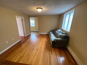 5 Lowden Ave, Unit 2 in Somerville, MA - Building Photo - Building Photo