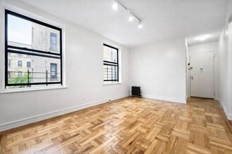 10 Adrian Ave, Unit 2G in New York, NY - Building Photo - Building Photo