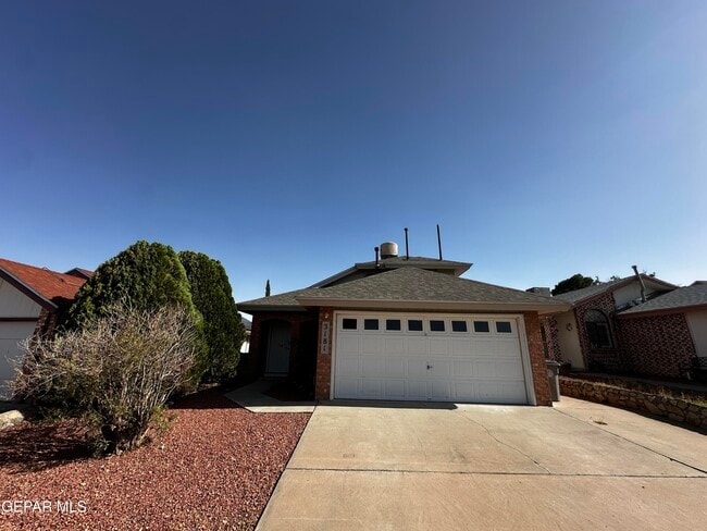 property at 3181 Queens Garden Cir