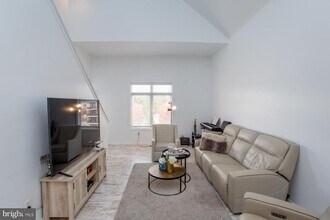 523 Carson Terrace in Huntingdon Valley, PA - Building Photo - Building Photo