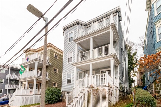 property at 12 Thelma Rd