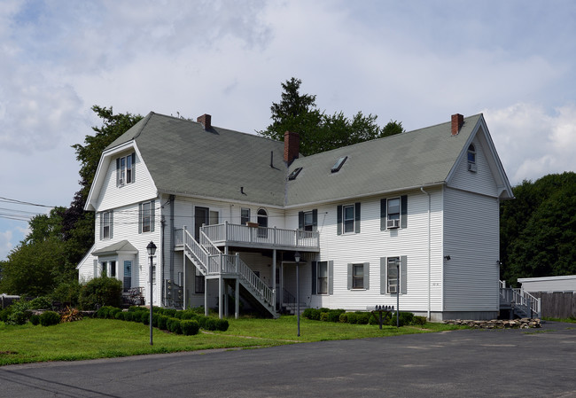 34 Durham Rd in Dedham, MA - Foto de edificio - Building Photo