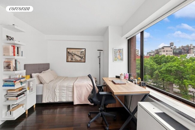 65 Cooper Sq in New York, NY - Building Photo - Building Photo