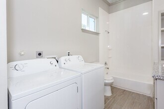 215 N Milby St in Houston, TX - Building Photo - Building Photo