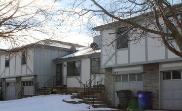 111-117 N Saxony Dr in Olathe, KS - Building Photo - Building Photo